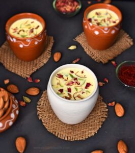 چای هندی بادام با طعم هل و زعفران